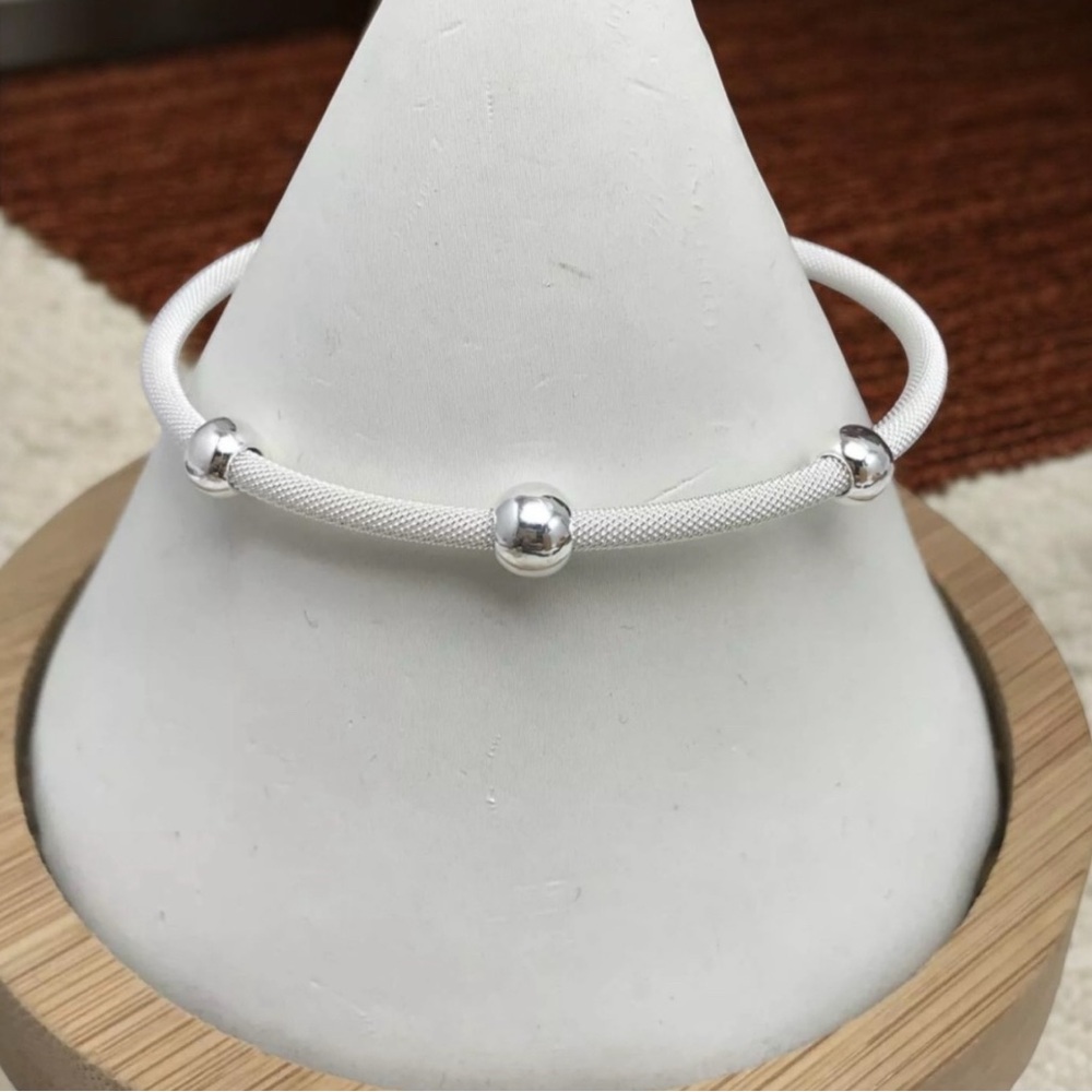 Small hand.. bracelet sterling silver 925